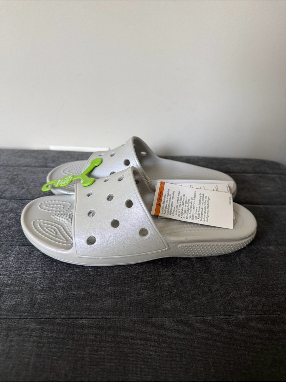 Crocs Unisex/Adult Grey Classic Slide V2 Sandal White US M 5 / W 7 New